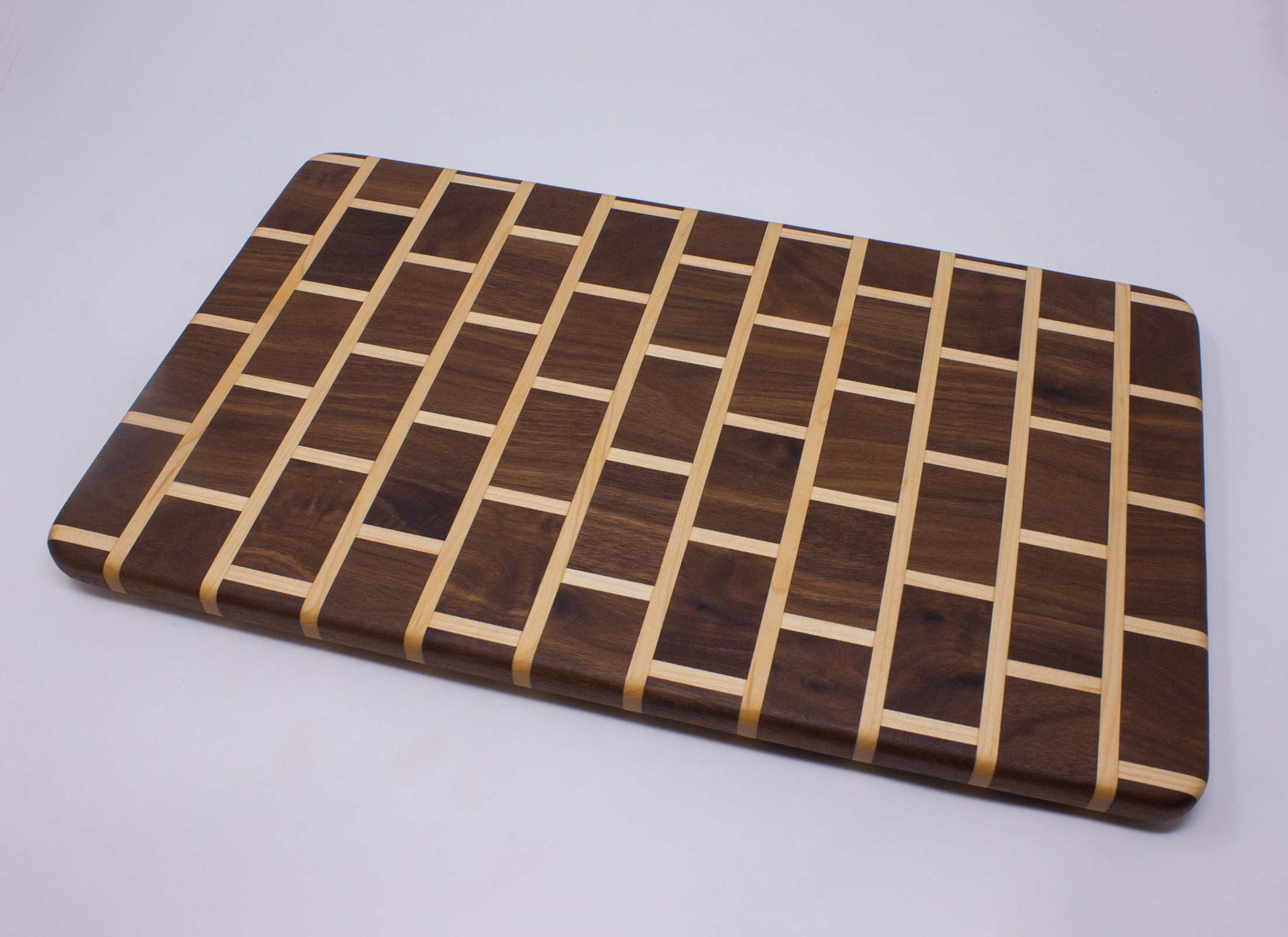 Brick Pattern Cheese Slicer – Walnut and Maple – Rockford Woodcrafts